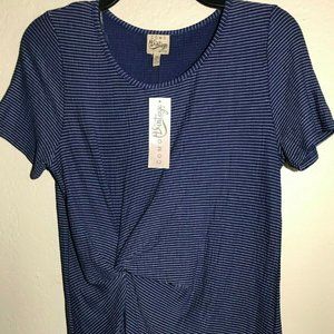 Como VIntage Twist Hem tee  - Petite Medium